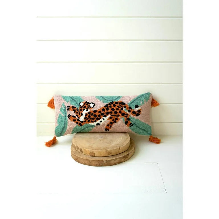 Cheetah with outlet tassels hand-hooked pillow