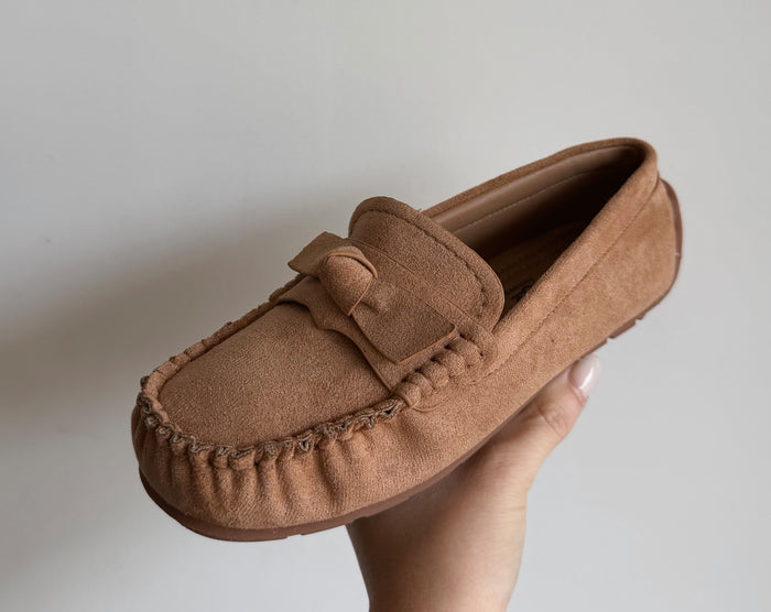 Corkys DRIVING MISS DAISY
Camel Faux Suede