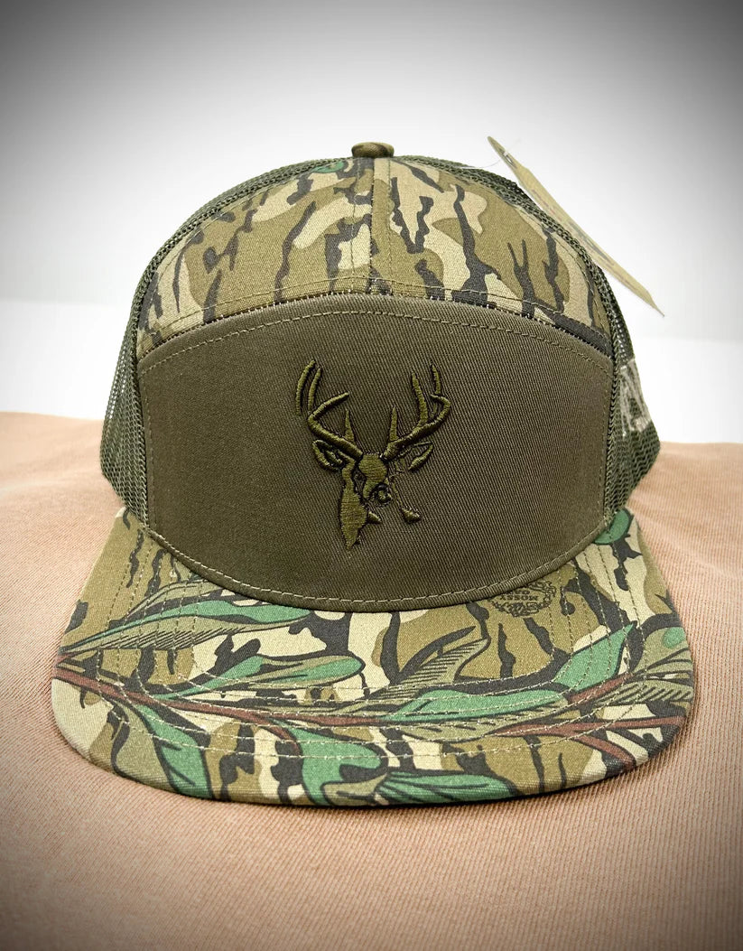 AMERICAN FLYWAY WATERFOWL  Buck Logo Mossy Oak Greenleaf & Olive