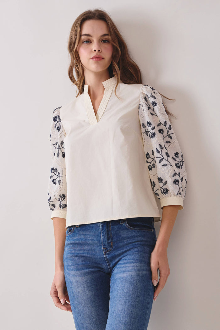 -Floral Patten Embroidered Puff Sleeves Blouse