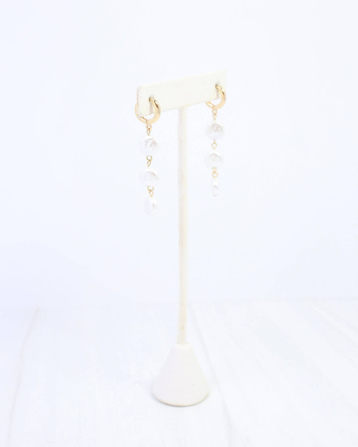 Caroline Hill  Makena Linear Pearl Dangle Earring Gold