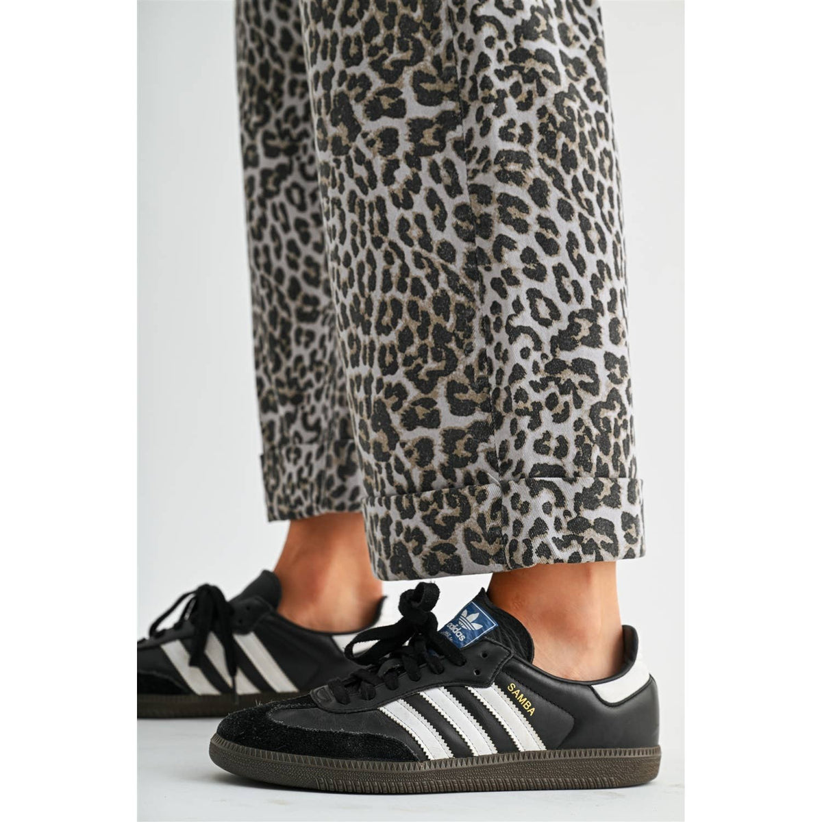 HIGH-RISE WIDE LEG CROPPED CUFF LEOPARD