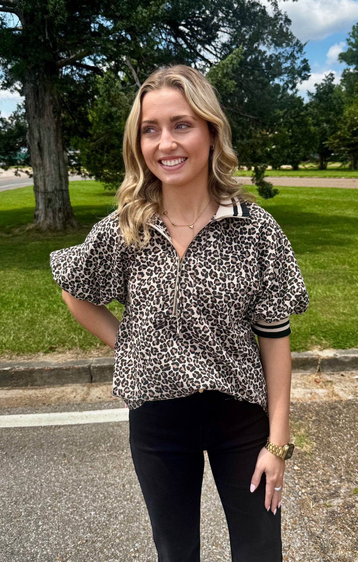 Leopard pattern half-zip closure short puff sleeve top