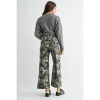 HIGH-RISE WIDE LEG CROP CAMOUFLAGE CUFFED HEM
