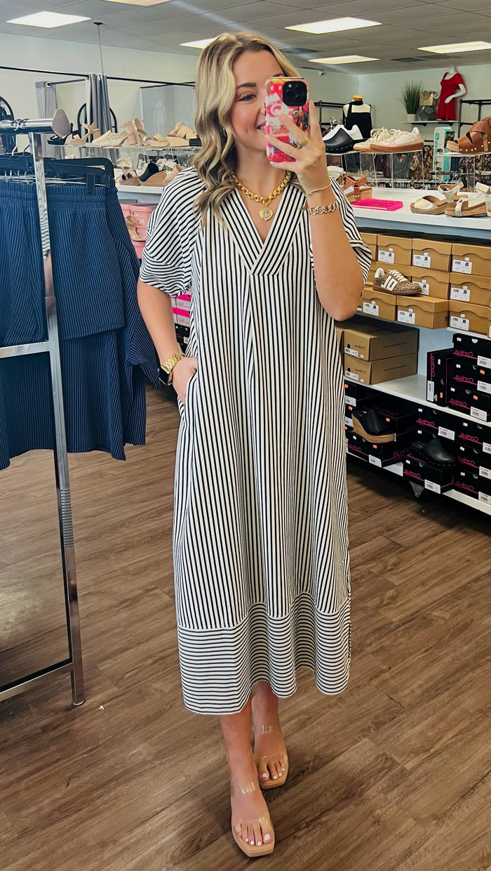 Stripe pattern textured pullover midi dress