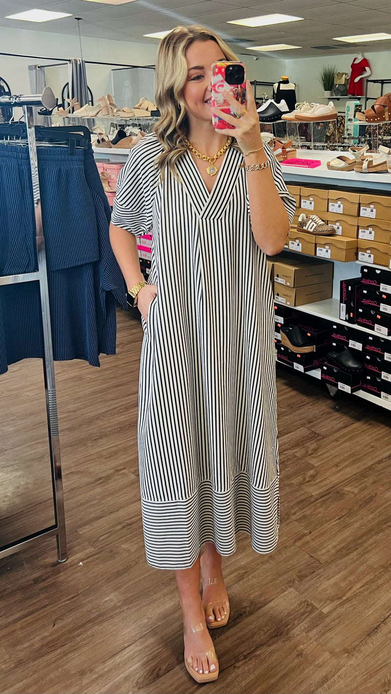 Stripe pattern textured pullover midi dress