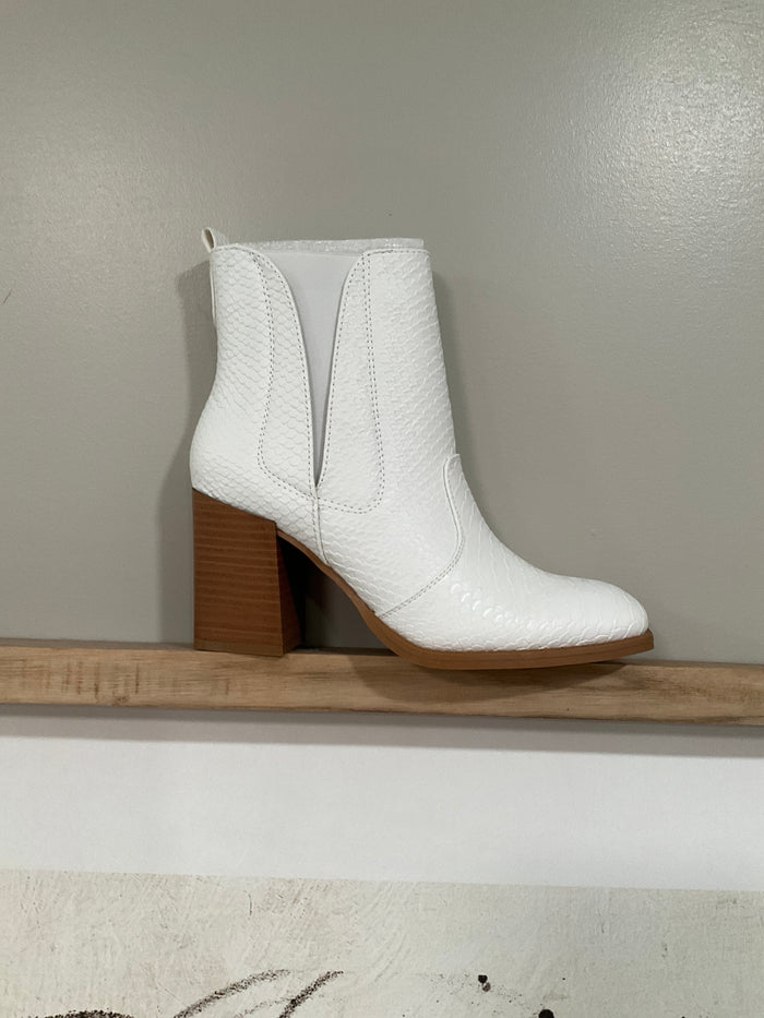 Pierre Dumas Cammy-14 White  Boot