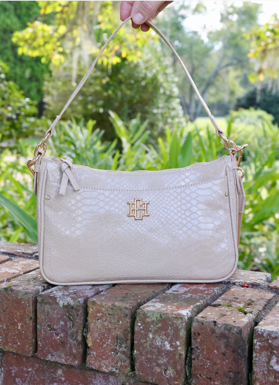 Caroline Hill Paxton Crossbody with Pockets TAN ES