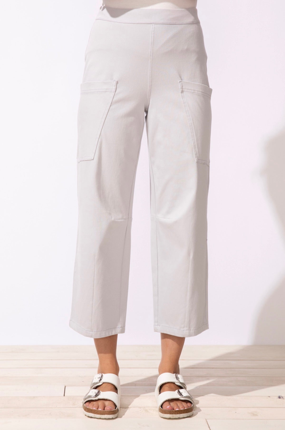 ESCAPE COMFORT KNIT DENIM DARTED FLOOD JEAN