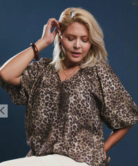 Plus Scallop Hem Leopard Print Blouse