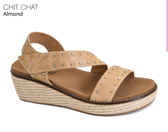 Corkys Chit Chat Wedges Almond