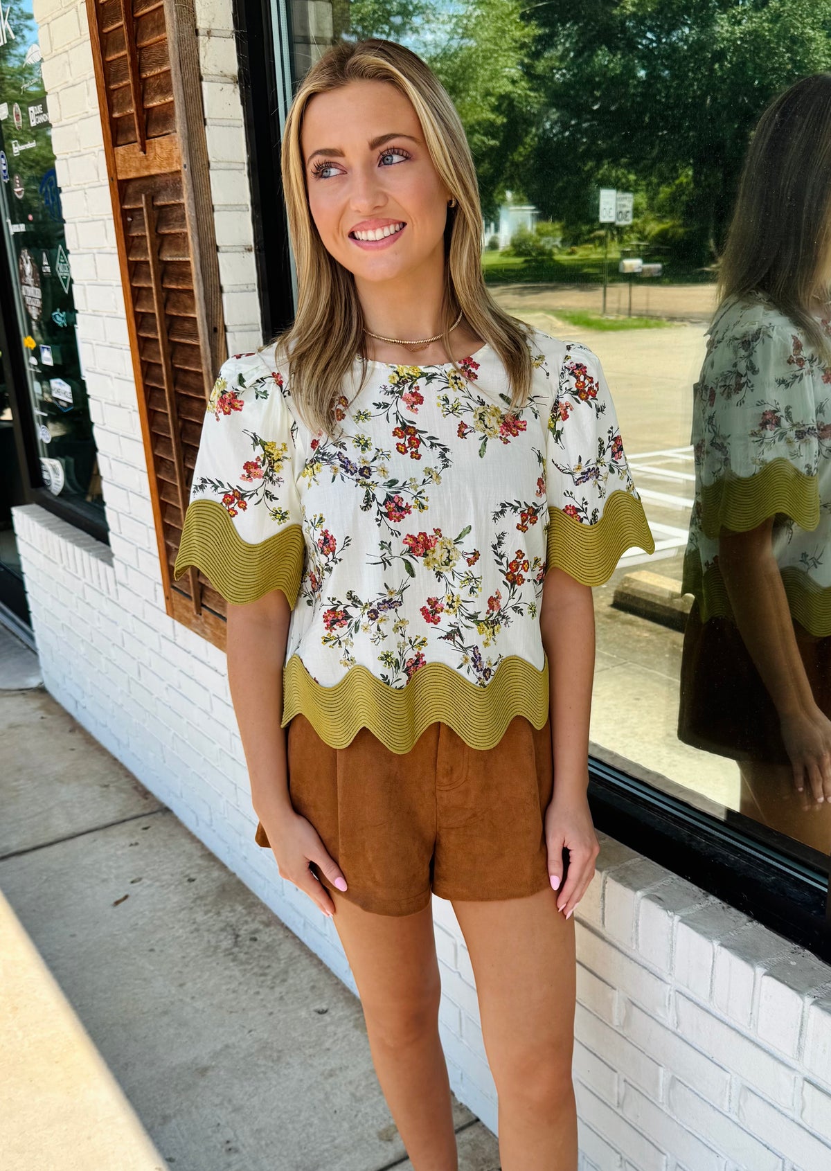 Floral print short sleeve pullover top