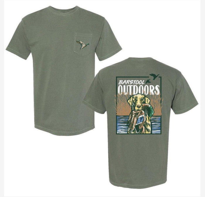 BARSTOOL OUTDOORS DUCK HUNT POCKET TEE-MOSS GREEN