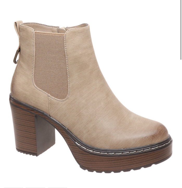 Pierre Dumas Susan-4 Taupe Boots