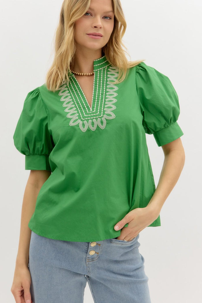 Solid cuff band short puff sleeve pullover top