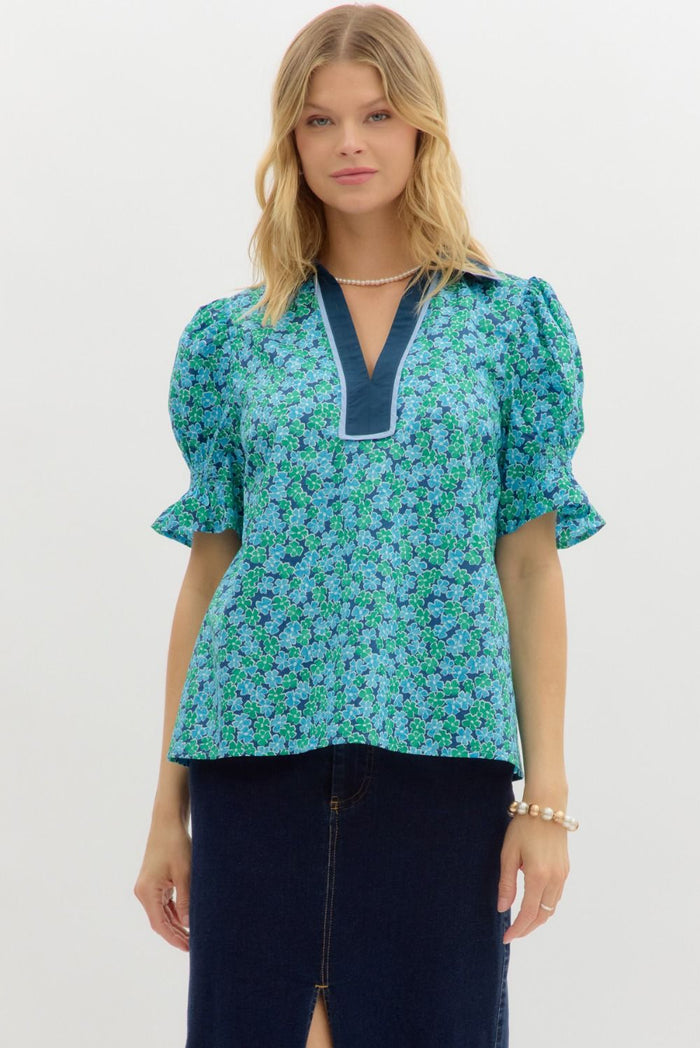 Floral print smocking closure short puff sleeve pullover top