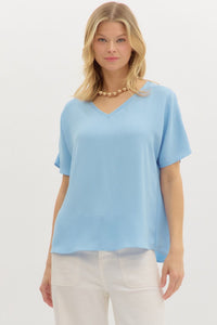 classic V-neck short sleeve pullover top