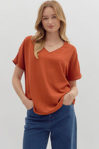 classic V-neck short sleeve pullover top