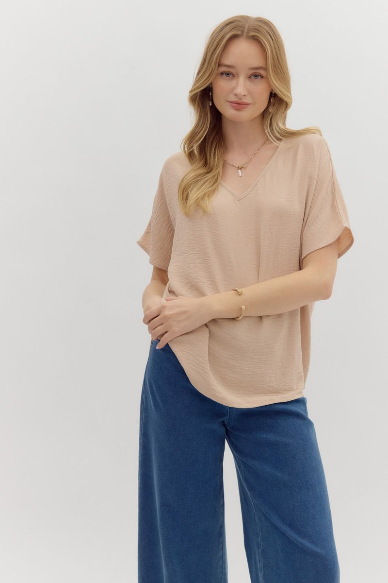 classic V-neck short sleeve pullover top
