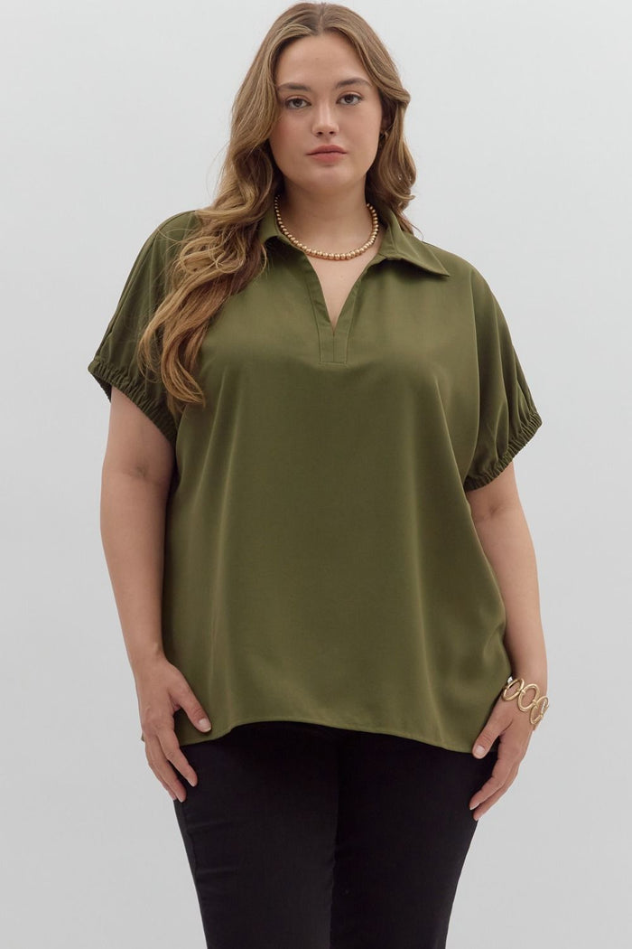 Plus Solid short sleeve split collar
