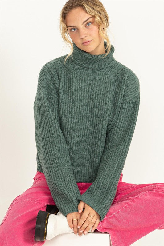 PRETTY SWEET TURTLENECK SEMI-CROP SWEATER