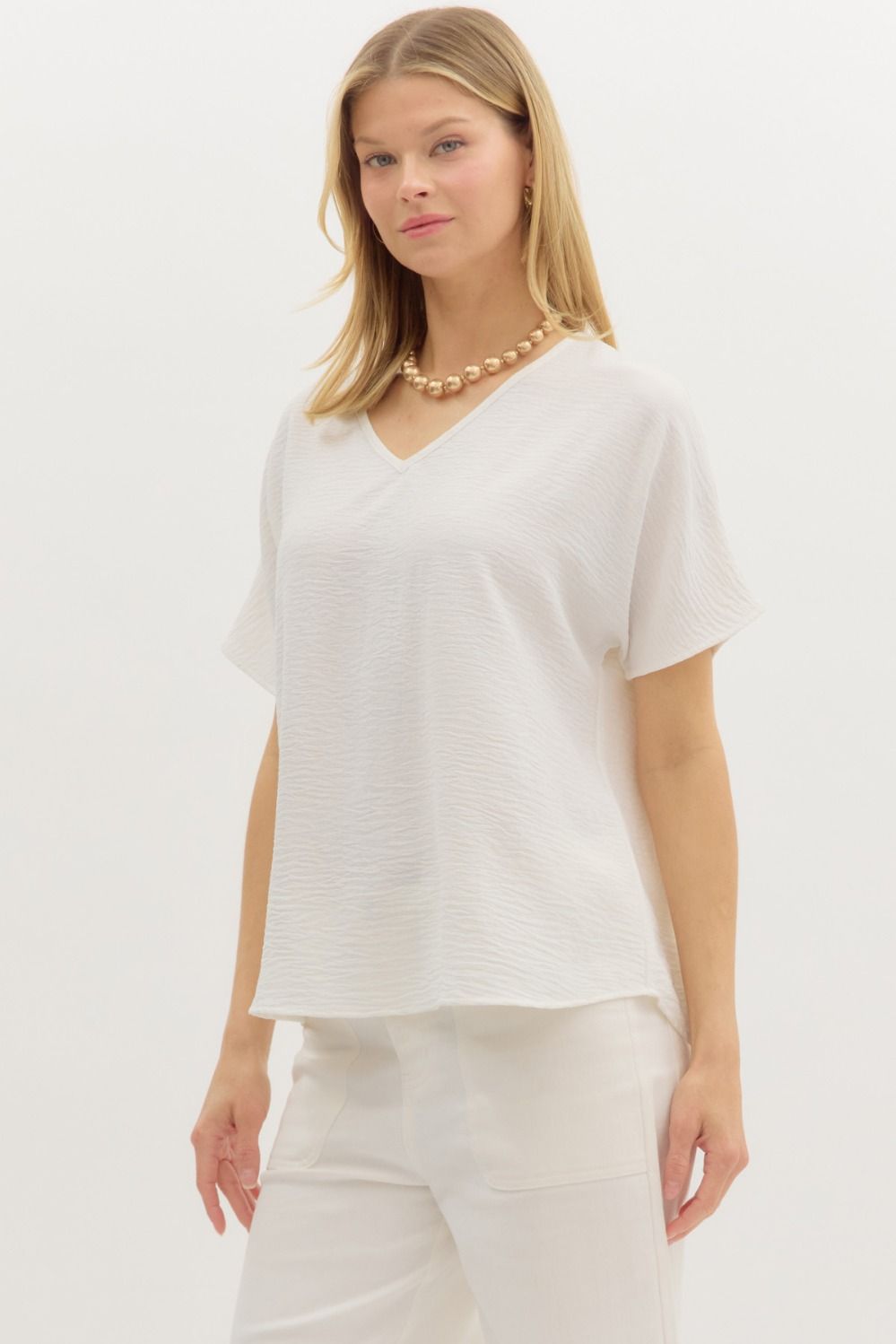 classic V-neck short sleeve pullover top