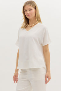 classic V-neck short sleeve pullover top