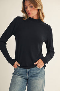 Long sleeves solid basic mock neck top.