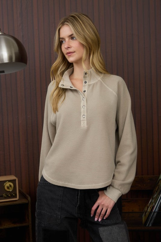 Pullover four Button Top