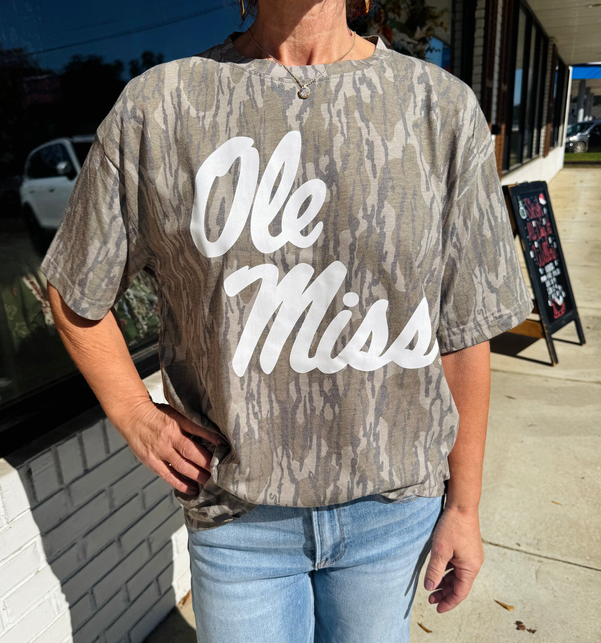 Merle’s MO Collegiate Tee