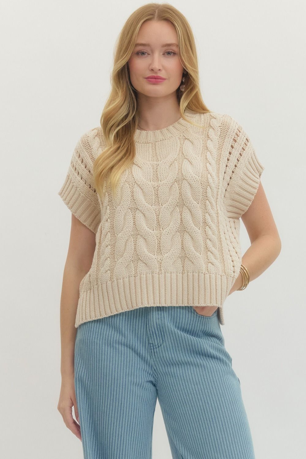 Solid cable knit short sleeve sweater top