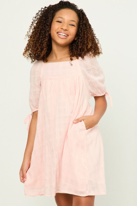 Girls Textured Solid Checkered Tie Sleeve Square