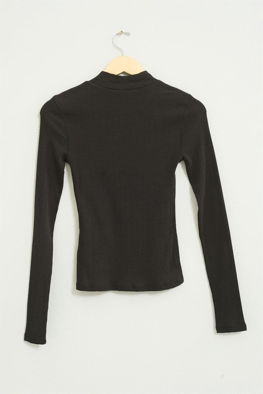 TEXTURED HIGH-NECK FITTED TOP