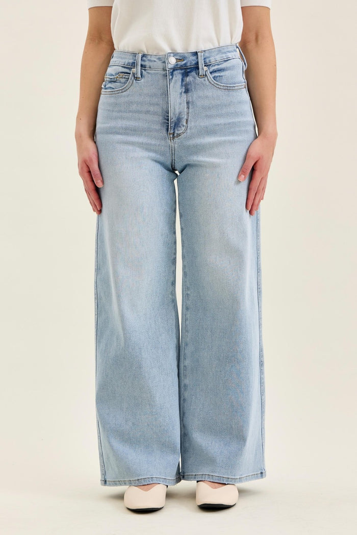 Judy Blue Hw Petite T.c. Retro Wide W/ Curve Coin Pkt