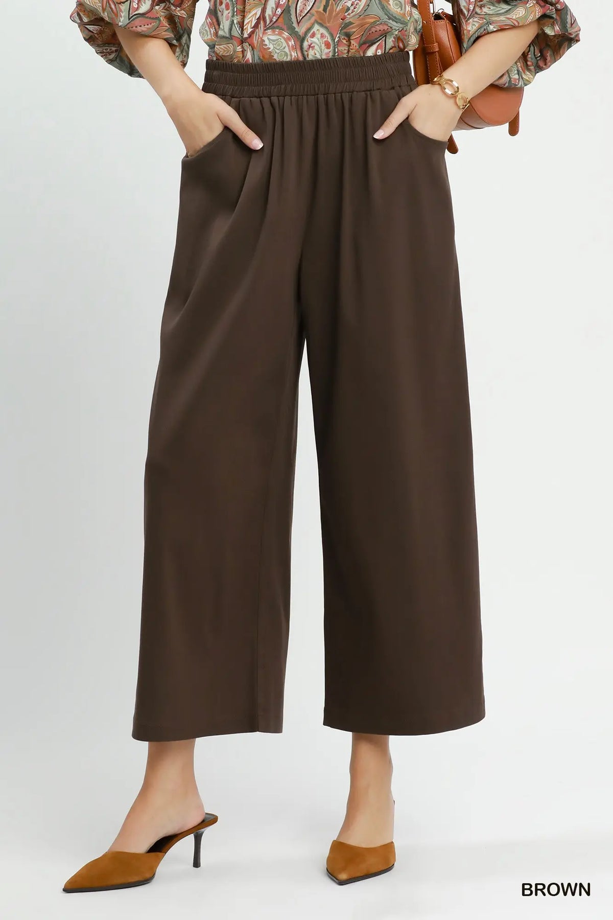 Wide Leg Pull-On Crop Pants with Pockets