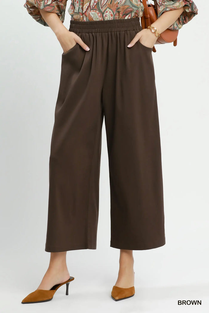 Wide Leg Pull-On Crop Pants with Pockets