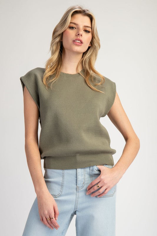 SOLID SLEEVELESS SWEATER TOP