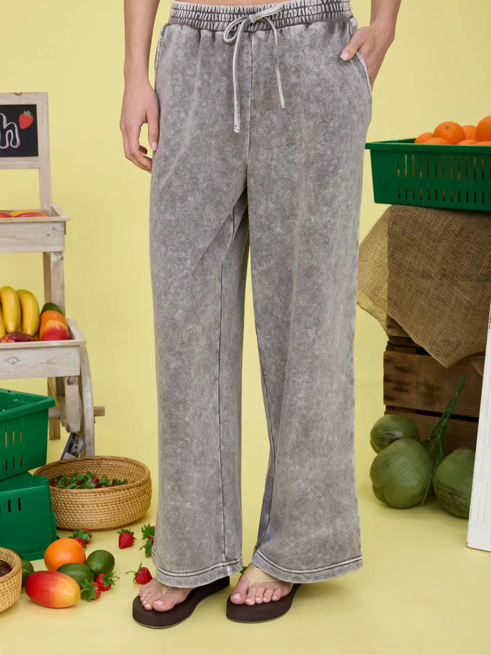 High waist Drawstring waist Elasticized waist Pockets Wide leg Lounge pants