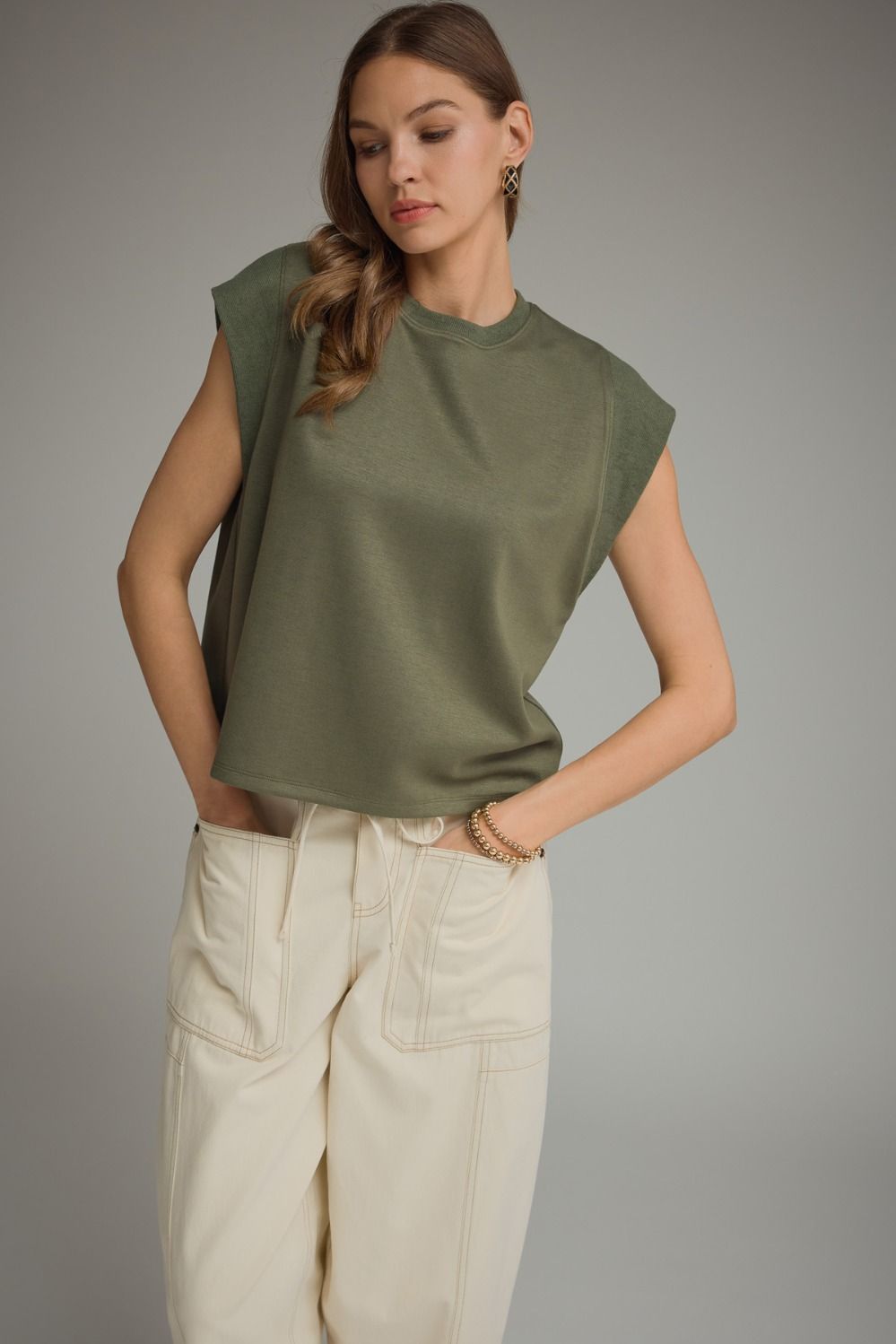 Solid round neck cap sleeve top