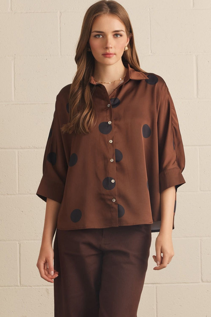 Polka dot collared 3/4 sleeve top