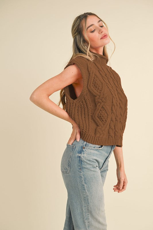 CHUNKY CABLE KNIT SWEATER VEST