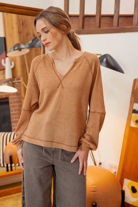 SPLIT NECK LONG EXTENDED SLEEVE RAGLAN KNIT TOP