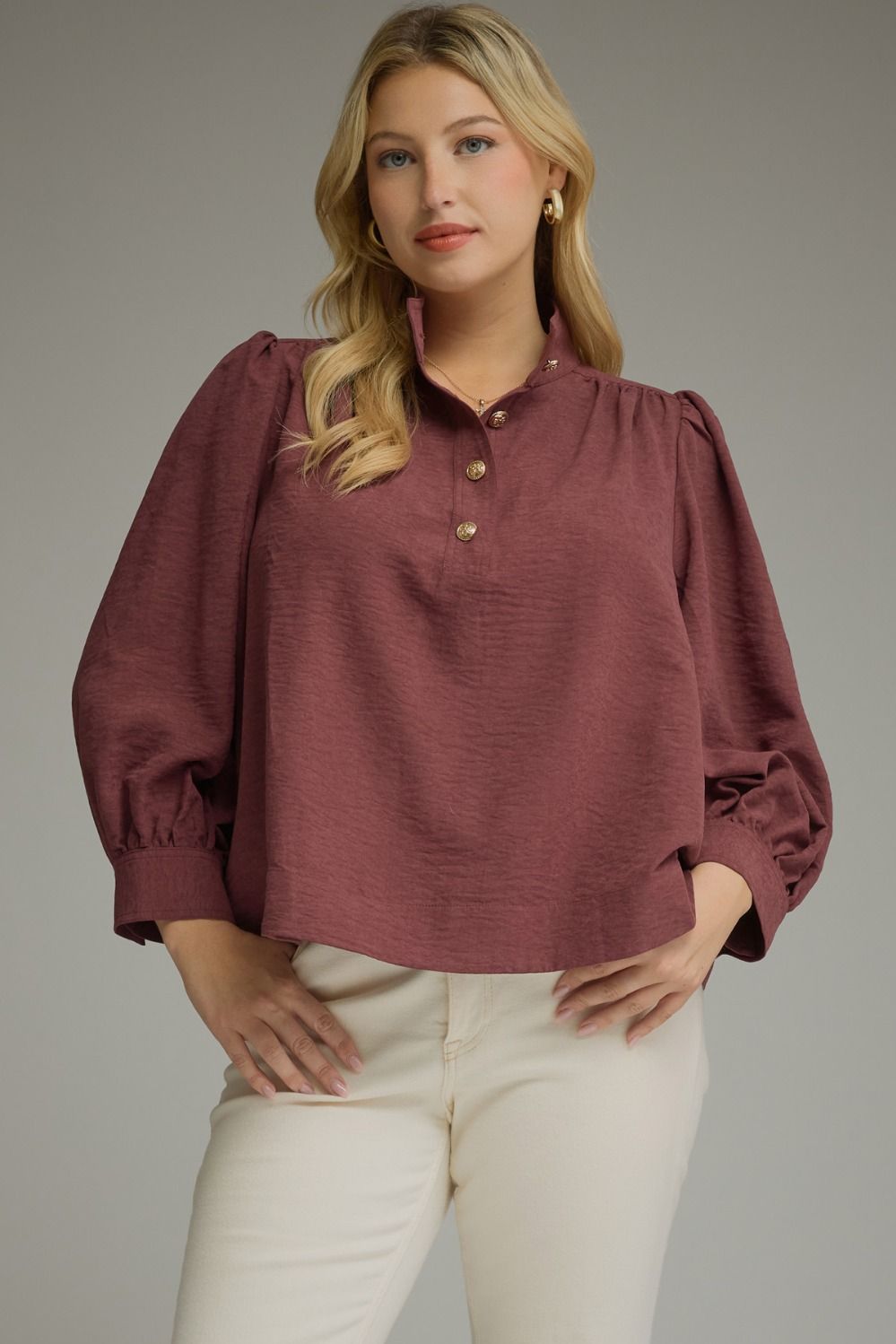 Solid ¾ balloon sleeve top
