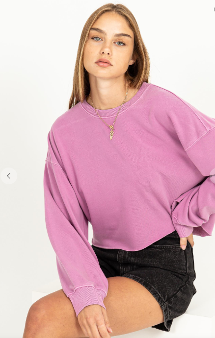 RELAXING RETREAT OVERSIZED CROPPED SWEATSHIRT